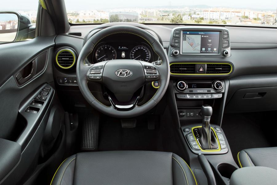 Торпедо Hyundai Kona AWD 2017 года  (WW) (фото 6 из 56)